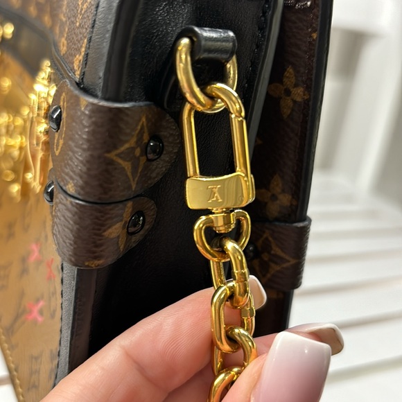 Louis Vuitton Trunk Crossbody - Picture 4 of 4